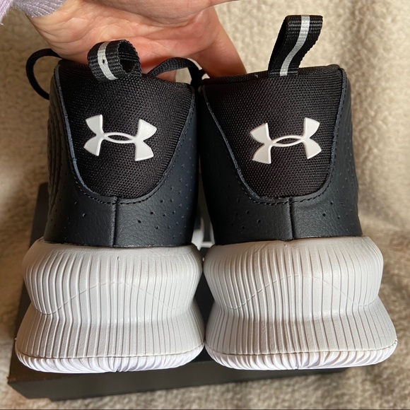 Men’s 9.5 NIB Under Armour Jet Basketball Shoe - Picture 6 of 8